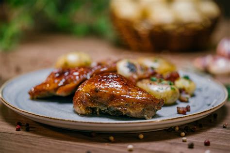 Sobrecoxas De Frango Batatas Ao Murro Receita F Cil De Assar