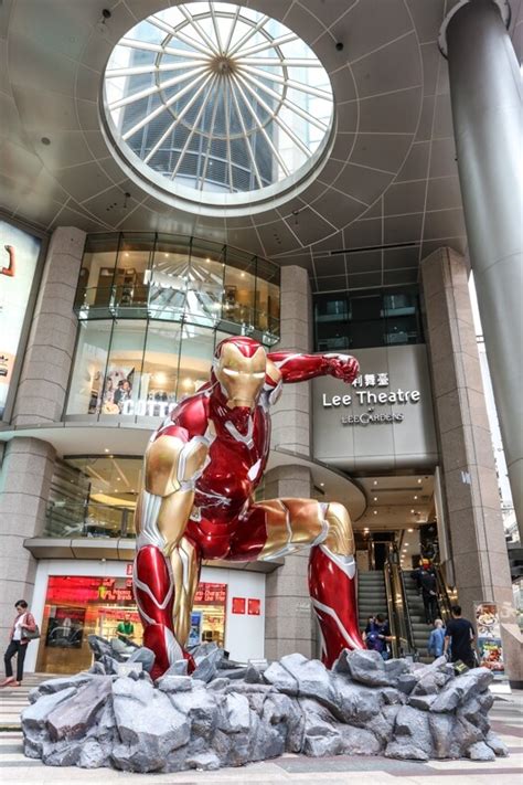 Hot Toys X Lee Gardens