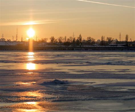 Pogodowe starcie zimy z jesienią Synoptycy biją na alarm Prognoza