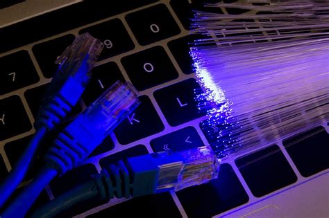 Los secretos de la fibra óptica Qué es y cómo revoluciona internet