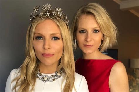 Sienna Millers Fashion Designer Sister Savannah Marries Wealthy