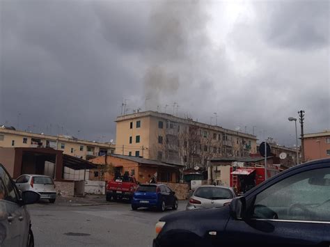 Messina Incendio All Interno Di Una Baracca A Giostra VIDEO