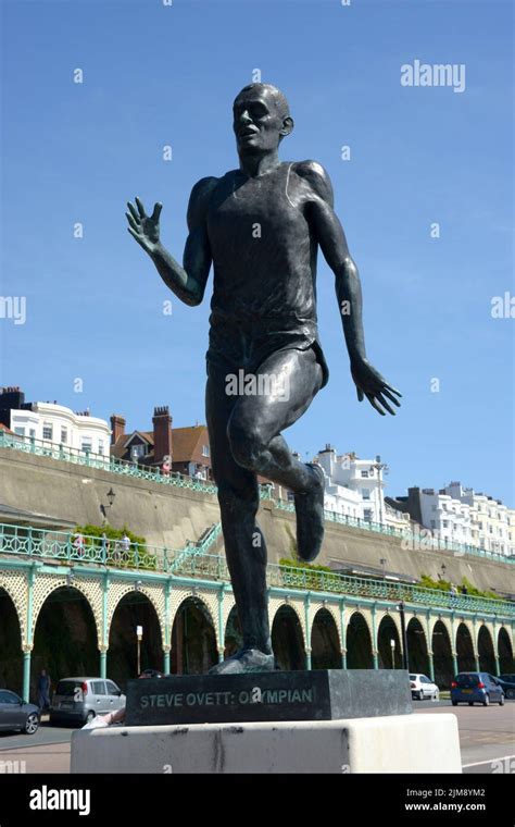 Steve Ovett statue Brighton Stock Photo - Alamy