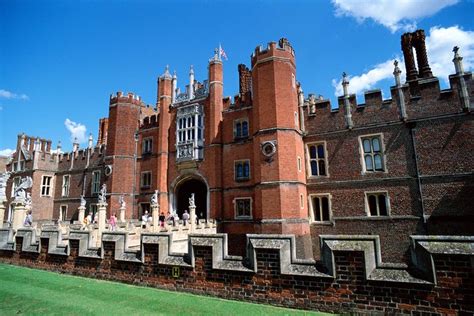 Private Tour Hampton Court Palace Walking Tour With Historian Guide