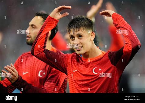 La Turchia Arda Guler Celebra La Vittoria Della Sua Squadra Nella