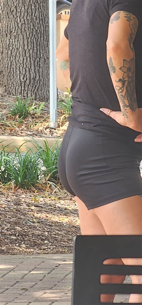 Must See Super Phat Ass White Girl Spandex Leggings Yoga Pants