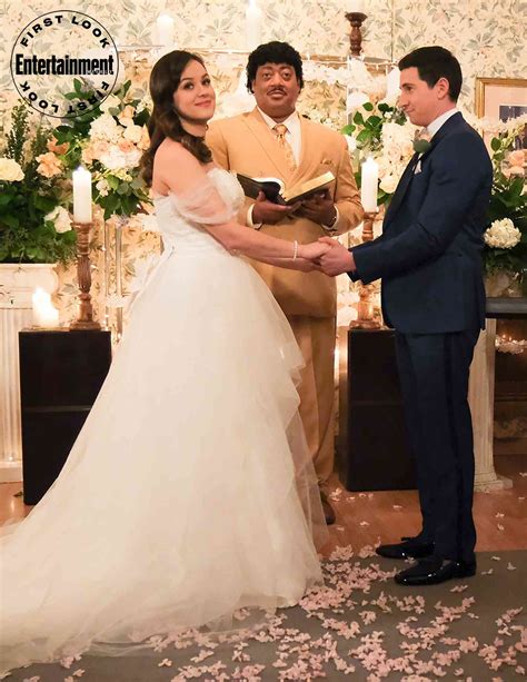 See First Look Photos Of Erica And Geoff S Wedding On The Goldbergs