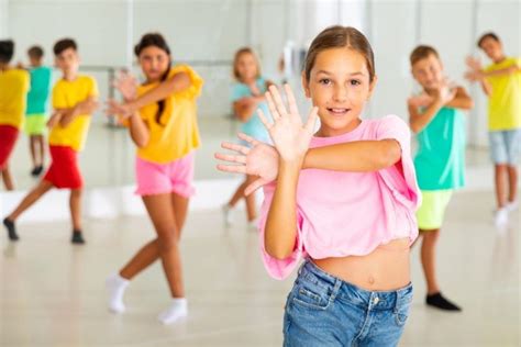 Beneficios de la danza para los niños Sincrónica Danza