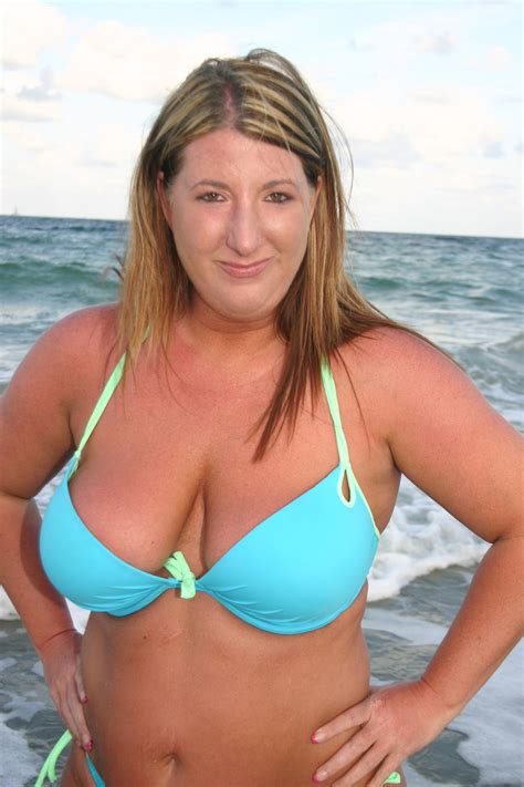 Beautiful Chubby Woman Teases With Her Big Tits In A Sexy Compilation