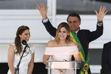 5 Motivos Pelos Quais Michelle Bolsonaro Ganhou Fãs Fashionistando