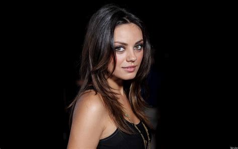 Hot Bio Celebrity Pictures Mila Kunis Latest Hot Wallpapers