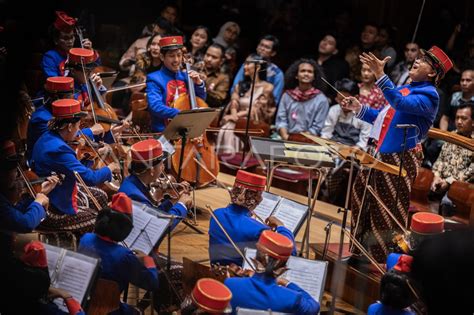 Konser Yogyakarta Royal Orchestra Di Jakarta ANTARA Foto