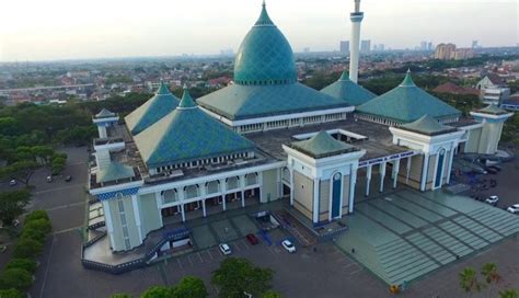 Masjid Al Akbar Surabaya Dengan Arsitektur Modernnya