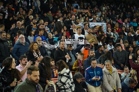 El Derbi Teika reúne a más de 8 mil personas en Mestalla Teika El