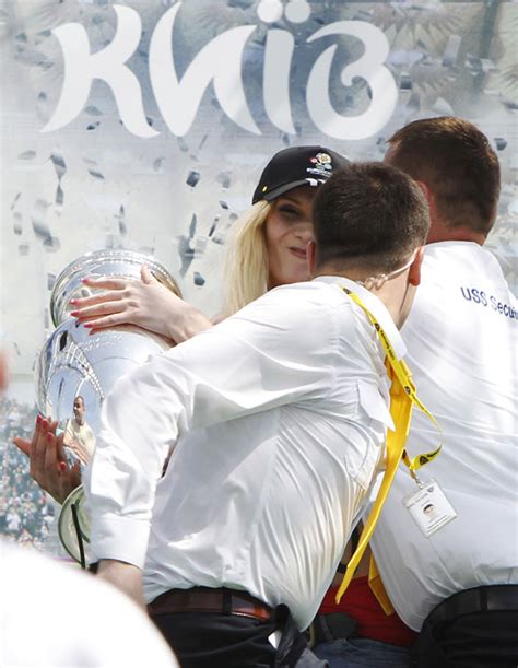Hot Euro Chick Activist Steals Trophy At Ceremony - TheCount.com