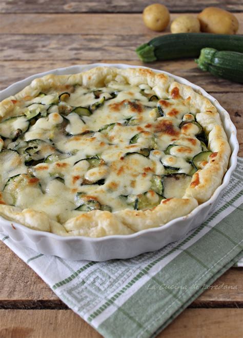 Torta Salata Con Zucchine E Patate Un Rotolo Di Pasta Sfoglia E Un