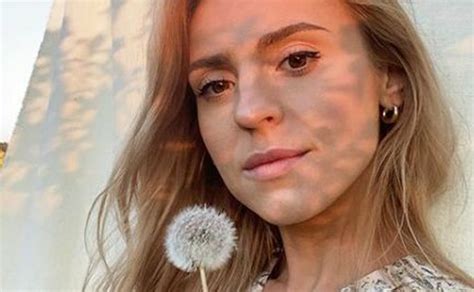 Kasia Tusk wybrała się na wakacje Tak córka premiera prezentuje się w bikini FOTO Dziennik pl