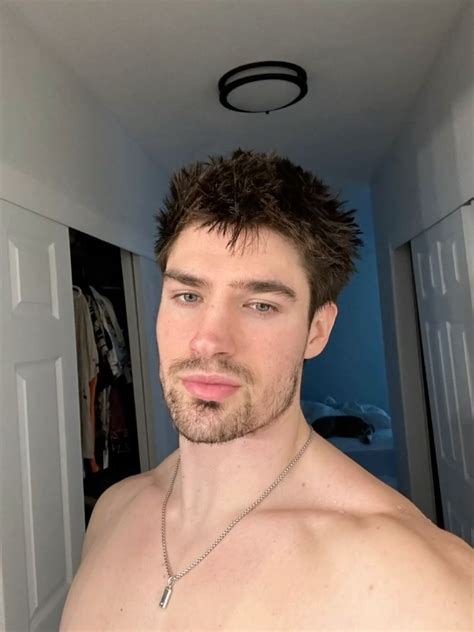 wyatt cushman em 2025 | Loiro, Aparências