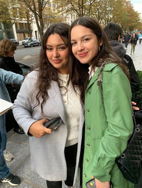 Olivia with a fan : r/OliviaRodrigoHD