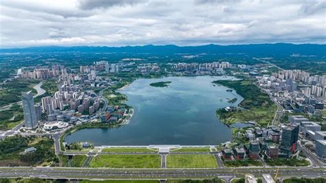 四川日报整版关注四川天府新区企业发展大会媒体聚焦四川天府新区管委会