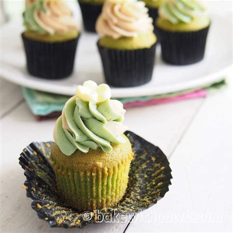 Pandan Butter Cupcakes With Gula Melaka And Pandan Buttercream Bake