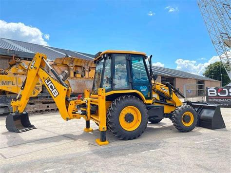 76 HP At 2200 Rpm 4770 Mm JCB 3DX Plus Backhoe Loader Loader Bucket