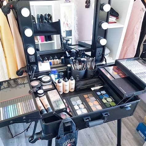 How To Choose The Right Professional Makeup Case Artofit