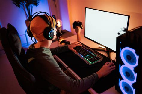 Felült a repülőre a gamer, hogy ezer kilométerrel odébb egy kalapáccsal ...
