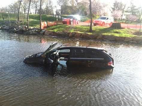 Gli Incidenti D Auto Pi Curiosi Ma Non Gravi Dal Rave Party Al Fontanino