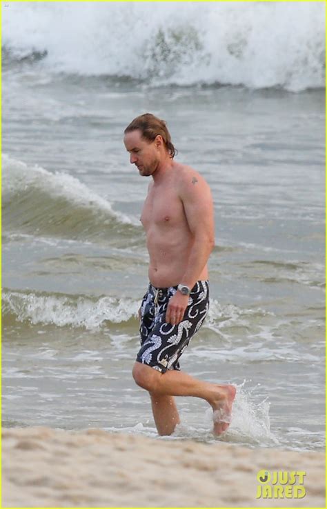 Owen Wilson Shirtless In Rio Photo Owen Wilson Shirtless