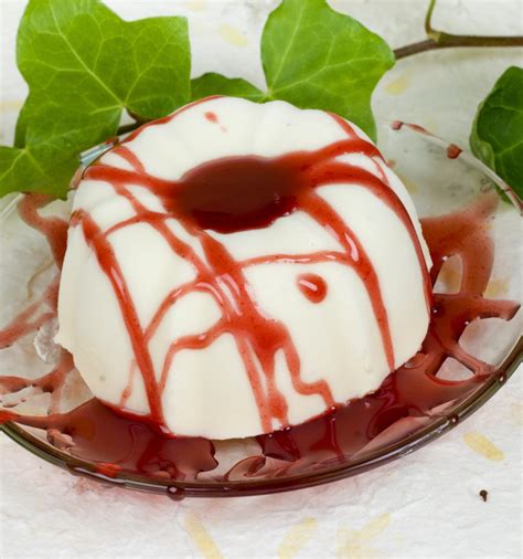 Panna Cotta Con Salsa Di Fragole La Ricetta Per Preparare La Panna