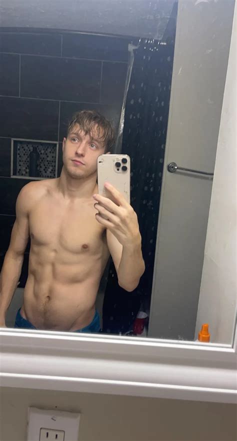 Noah White Makes Return To Porn On Onlyfans Fit Naked Guys