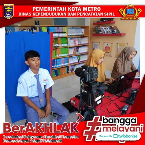 PEREKAMAN KTP EL KELILING DAN AKTIVASI IKD KE SMK N 4 KOTA METRO