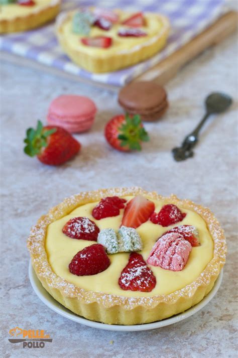 Crostatine Alla Crema Con Fragole E Lamponi Pelle Di Pollo