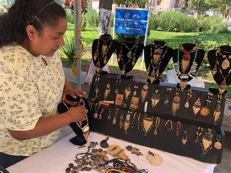 De Ojinaga a Paquimé Artesanías Chihuahuenses en la Plaza de Armas