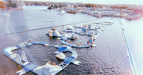 Obstacle Island Shark Park