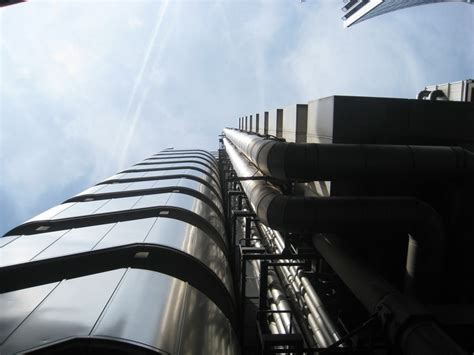 Lloyd's building, London - Richard Rogers | Interesting buildings ...