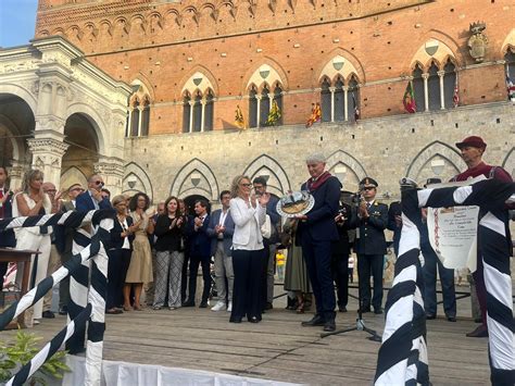 Consegna Masgalano Alla Contrada Della Torre La Gallery Radiosienatv