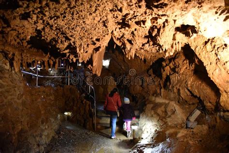 Cavernas Del Lago Shasta California Foto De Archivo Imagen De