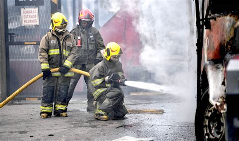 Investigan Si Fue Intencional El Incendio En El Play N De Colectivos