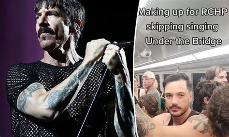 Concertgoers Slam Red Hot Chili Peppers For Not Playing Classic Under The Bridge Daily Mail Online