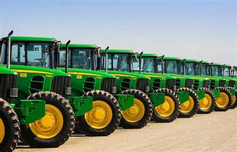 Why Are John Deere Tractors Green? (Answered) | Farming Fans