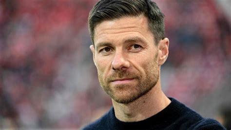 Fc Bayern Uli Hoene Wollte Xabi Alonso Zum Sportdirektor Machen Welt