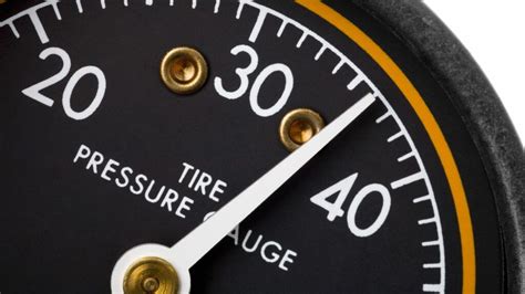 How to calibrate the tire pressure gauge? | theCARPLUS