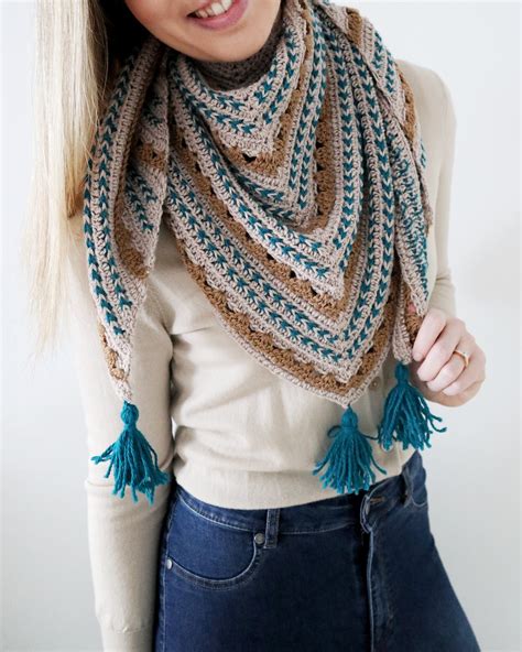 How To Crochet A Beautiful Triangle Shawl Or Wrap Free Crochet