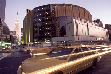 Msg Negotiating 1b Deal To Sell Hulu Theater To Make Way For Penn