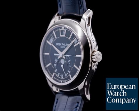 Patek Philippe 5205G 013 Annual Calendar 5205G Blue Dial 18K White Gold