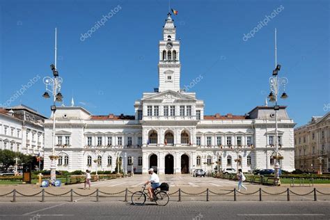 Arad City Hall, Romania – Stock Editorial Photo © ollirg06 #96833580