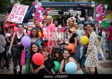 Französische Transgender Aktivisten beteiligen sich Gay Pride Parade in Paris Frankreich