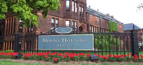 Mount Holyoke College | Overview | Plexuss.com